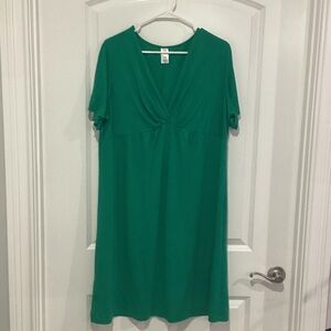 Women’s Green V-Neck Dress 1X